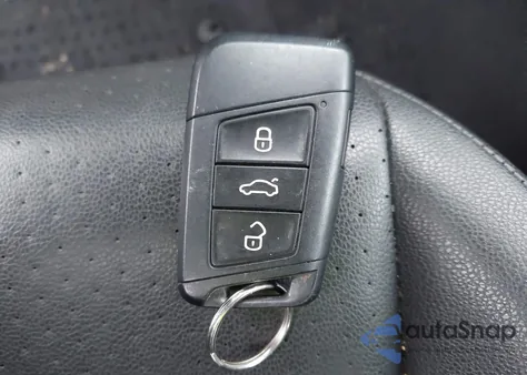 2019 Volkswagen Jetta 1.4T R-Line/1.4T S/1.4T Se из США, поврежденный, VIN 3VWC57BU5KM069447